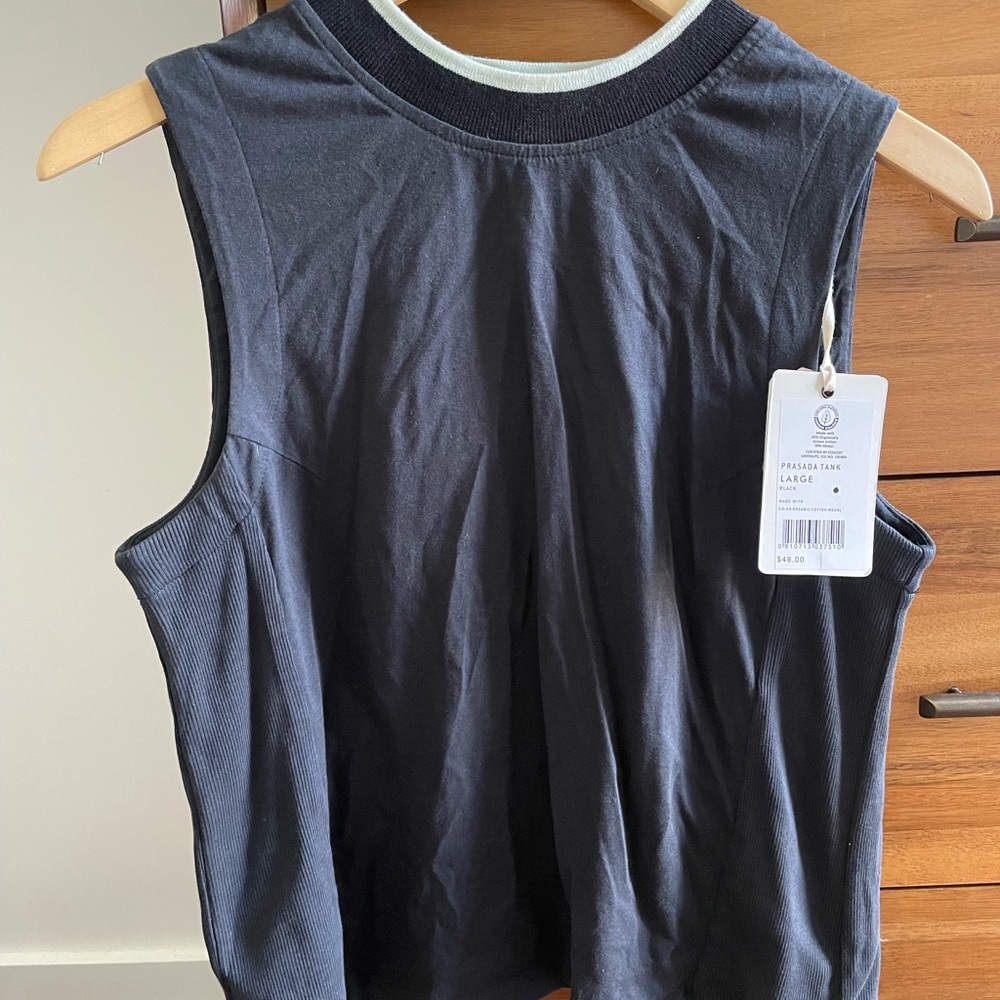 Women’s satva top